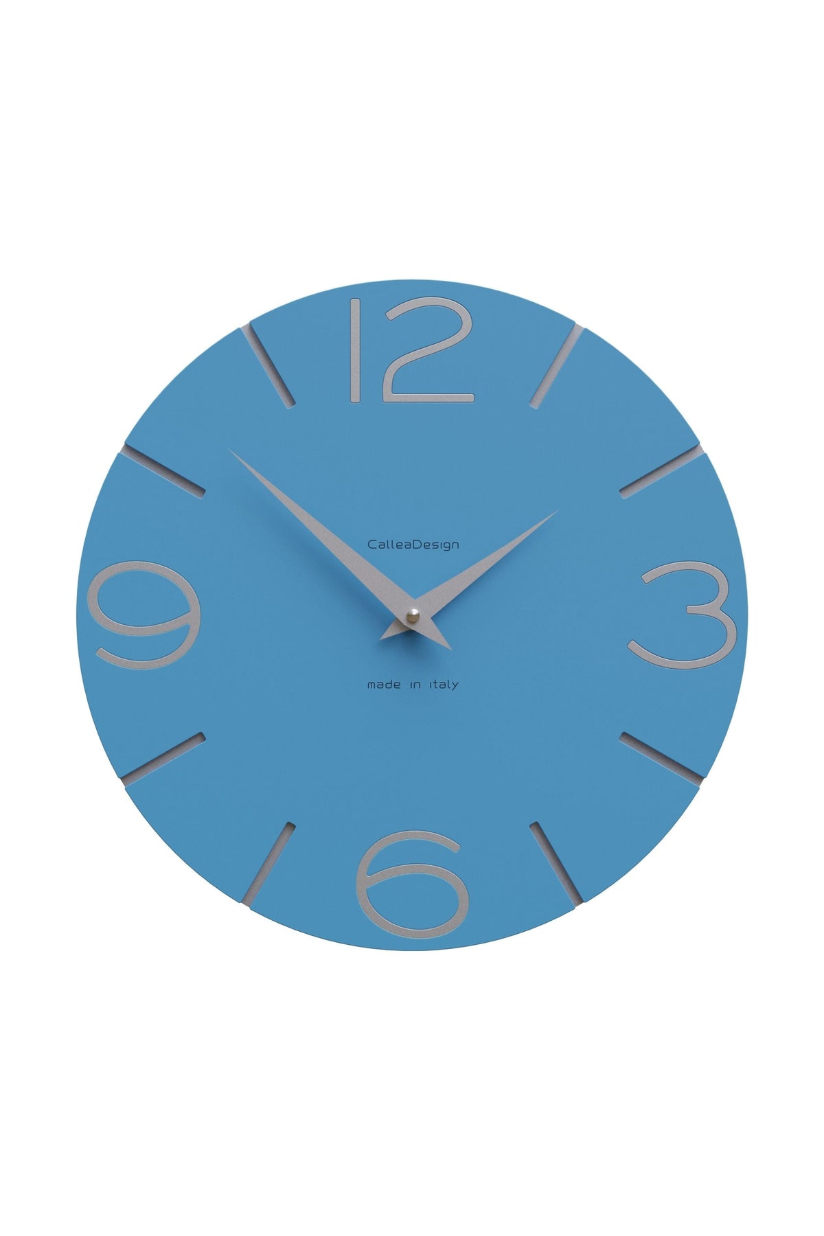 CalleaDesign Smile Wanduhr in der Ausführung Hellblau
