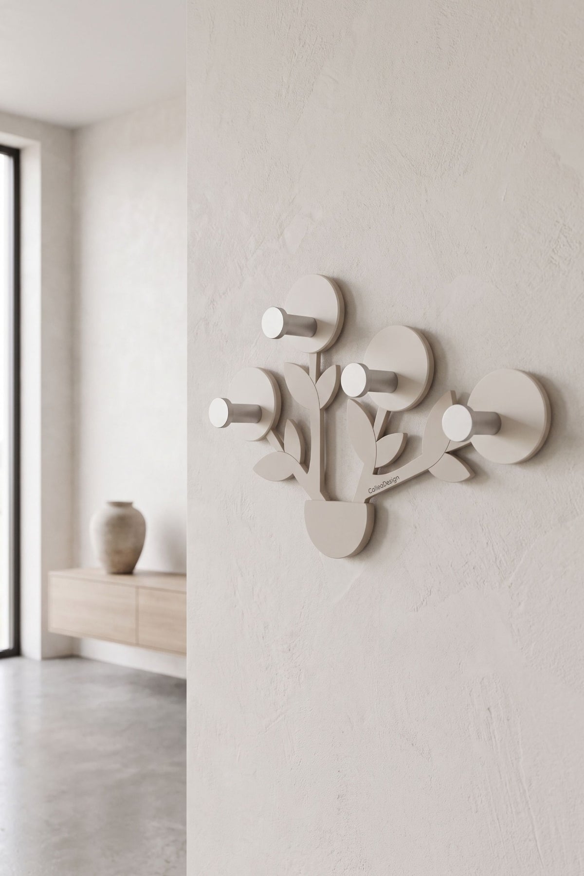 Florale Wandgarderobe Francine in Taubengrau im Wohnraum