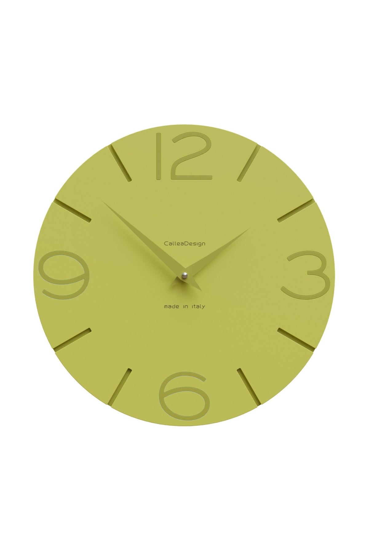 CalleaDesign Smile Wanduhr in der Ausführung Zederngrün
